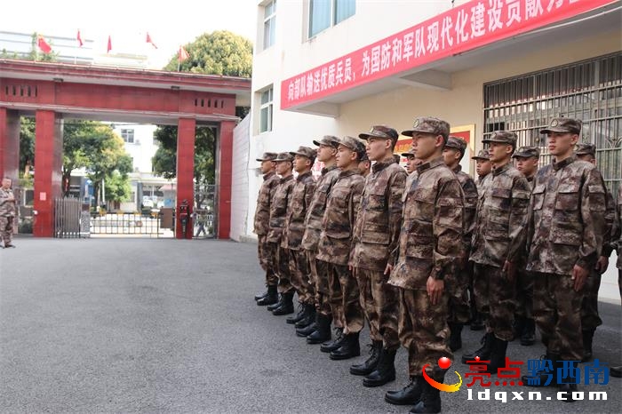 �Ժ�h���䲿�� ����(zh��n)�±����鸸ĸչ�F(xi��n)�����ˑB(t��i)