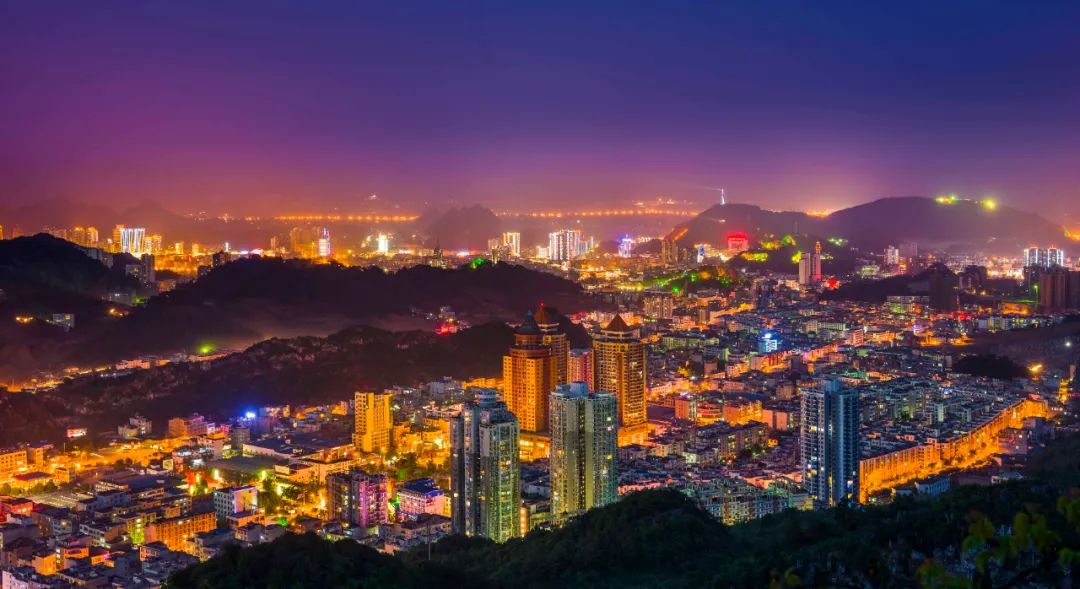 �DƬ