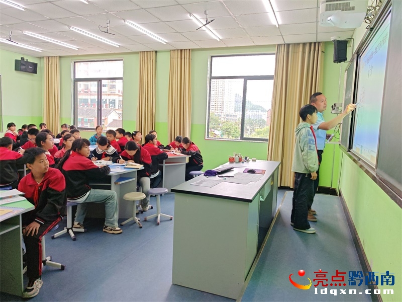 �������ڽY(ji��)�T�� �d�x�г��l(xi��ng)��У��УУ�Y(ji��)�����ͷ���ӈA�M��Ļ