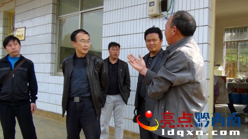 �D�鄢���L����2������ ȡľ��С�WУ�L�R��ʳ�ù�����.jpg