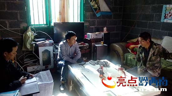 黃顯曠(左)在與張德書代表座談.jpg